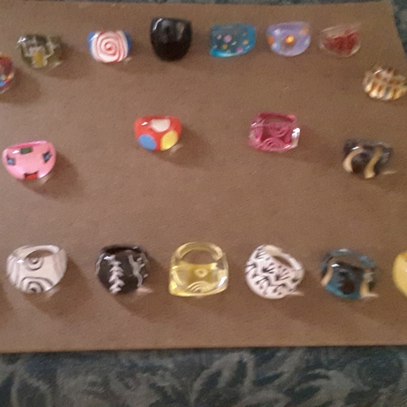 Jewelry - Picture 3 of 4